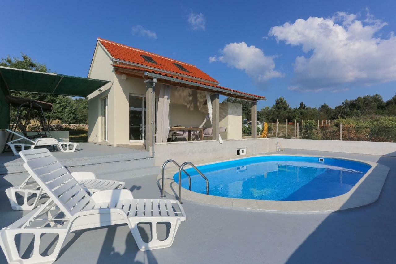 Villa Baras Garden - House With Pool Mirca  Bagian luar foto