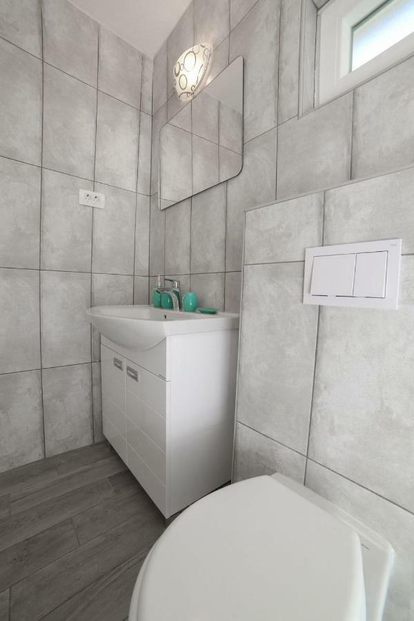 Villa Baras Garden - House With Pool Mirca  Bagian luar foto